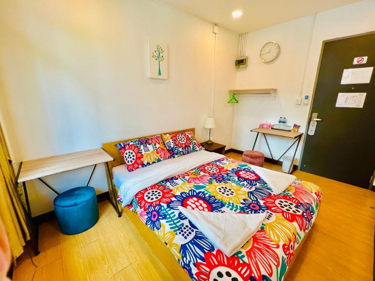 Daraya Hostel Bangkok Exterior photo