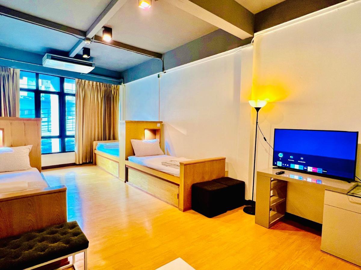 Daraya Hostel Bangkok Exterior photo