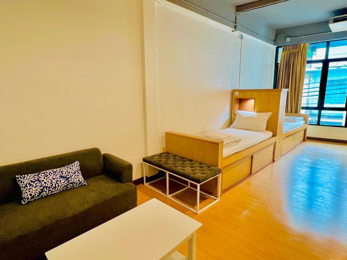 Daraya Hostel Bangkok Exterior photo